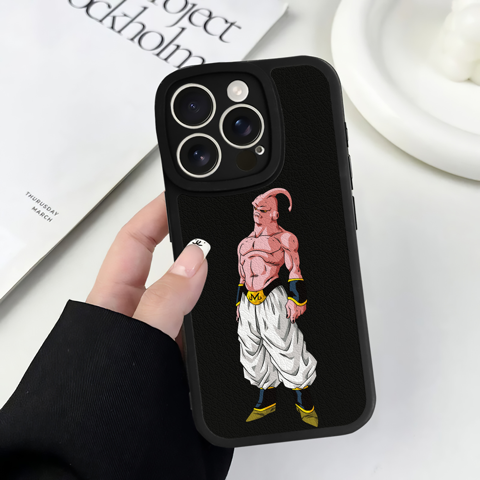 （画像用） ドラゴンボール 魔人ブウ DRAGON BALL Majin Buu 【iPhone 16シリーズ対応】シリコンスマホケース（レザー調） 材質：シリコン